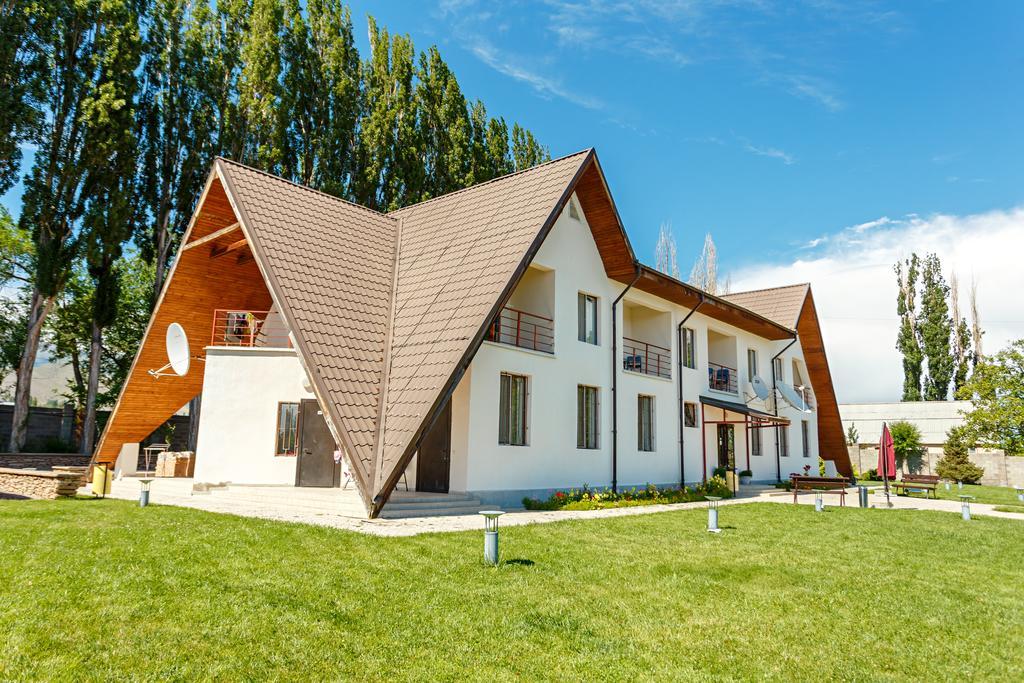 Dolinnka Hotel Cholpon-Ata Exterior foto