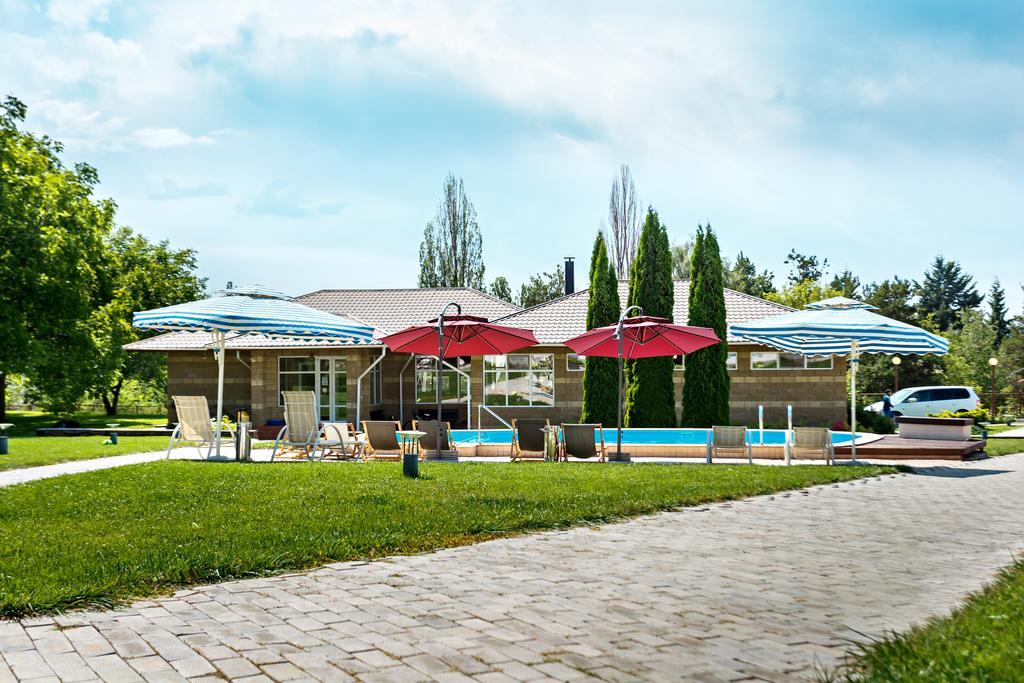 Dolinnka Hotel Cholpon-Ata Exterior foto